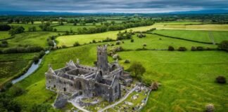 MI Quin Abbey 2 via Tourism Ireland