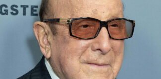 clive davis music mogul who launched whitney houston s career dies aged 94