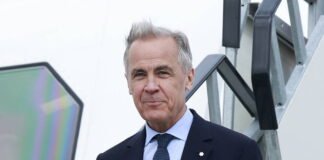 mark carney pays tribute to john de chastelain in dublin lecture