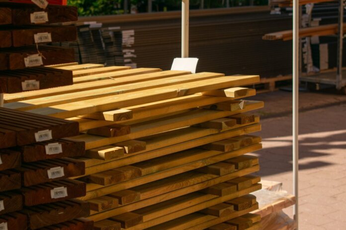Europe News: Sanctioned Russian Timber Still Reaching Czech Republic via False China Labels
